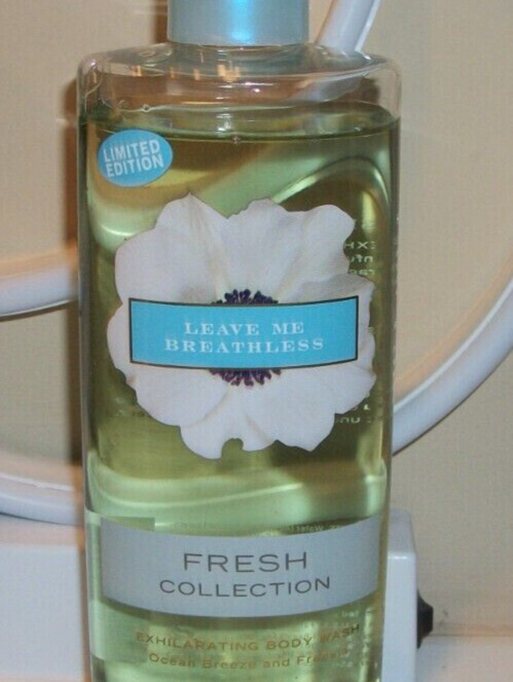 Victoria's Secret Leave Me Breathless 10.1 oz Body Wash Limited Edition